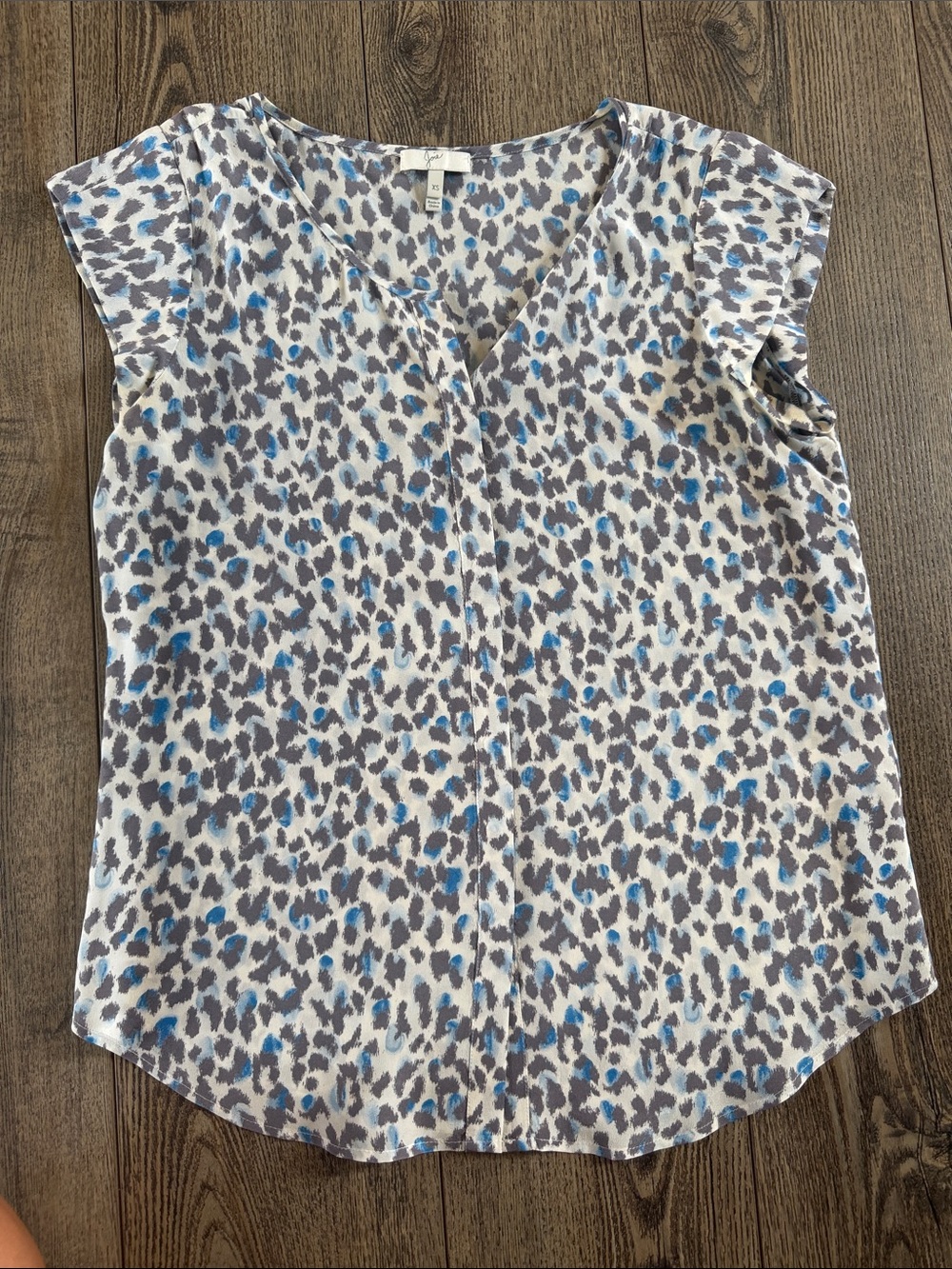 Joie V-Neck Short Sleeve Leopard Print blouse - Blue/Grey